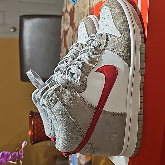 Nike Dunk High SE GS “Athletic Club”- Size: 5Y / 6.5 for Women. - Picture 2 of 6